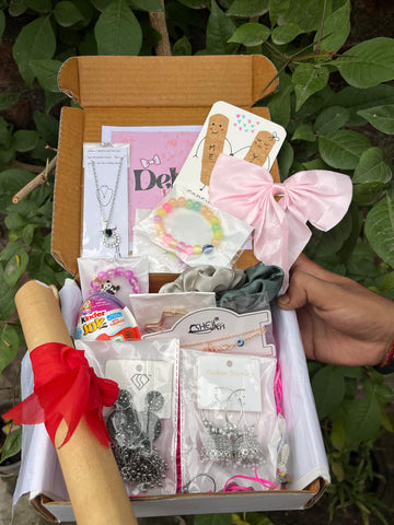 Delulu Hamper – A Box Full of Joy & Sparkles! 💝