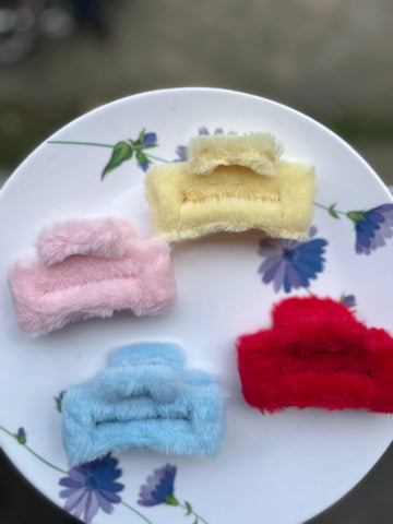 Soft Furry Hair Clutcher – Set of 4 Cozy Colors 🐾✨