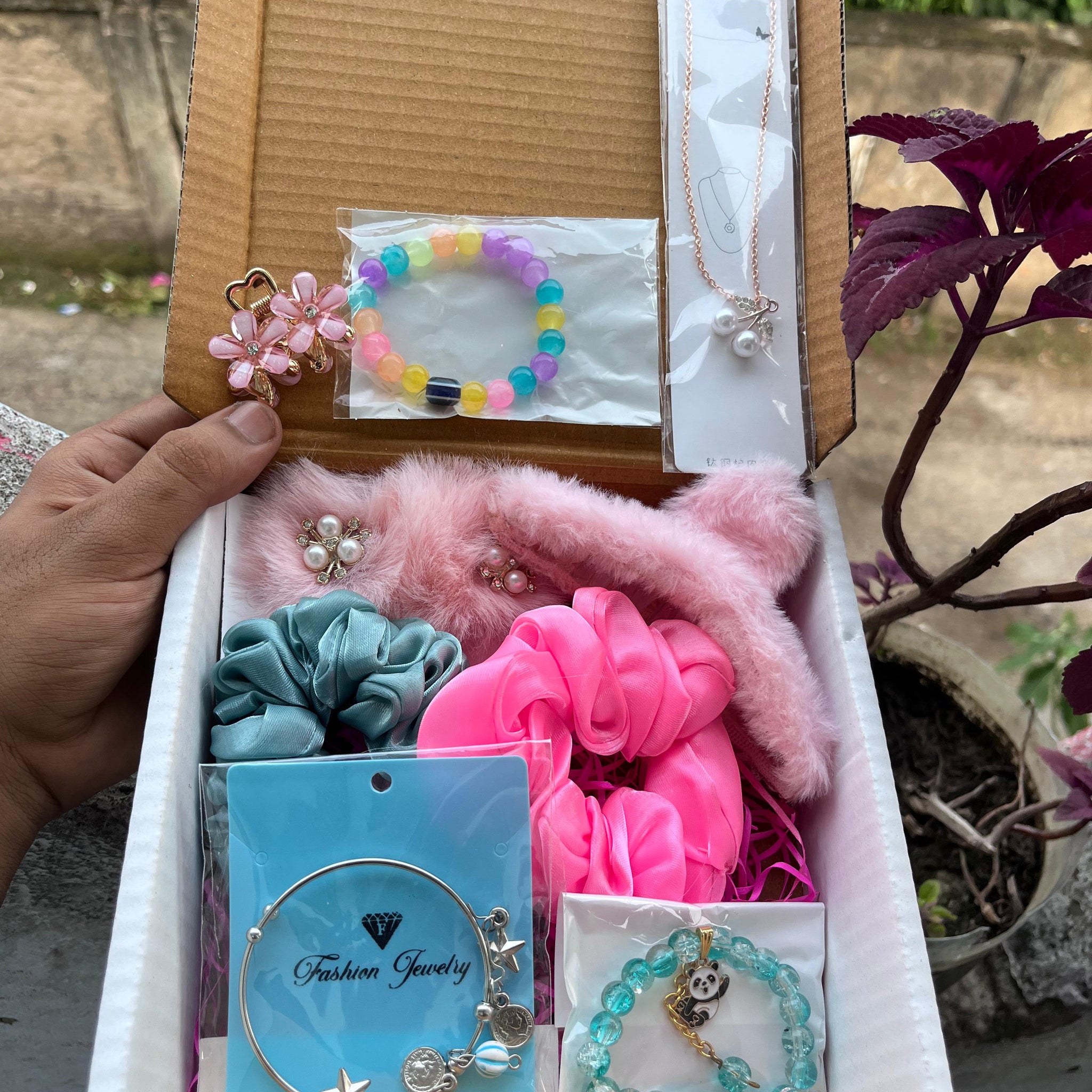 Premium gift hamper boxe - with 2 free rings💍