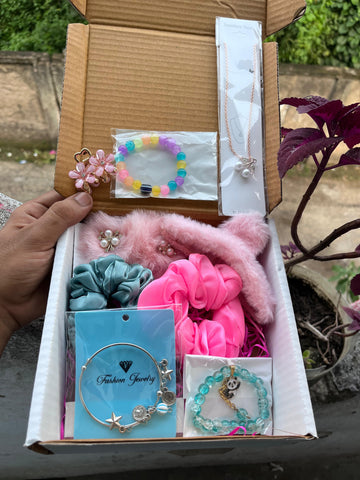 Premium gift hamper boxe - with 2 free rings💍