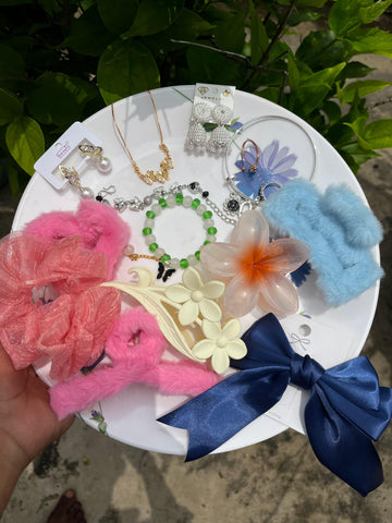 Premium hamper with trending products.Your one-stop accessory set – chic, playful & ready to style! With 2 free ring